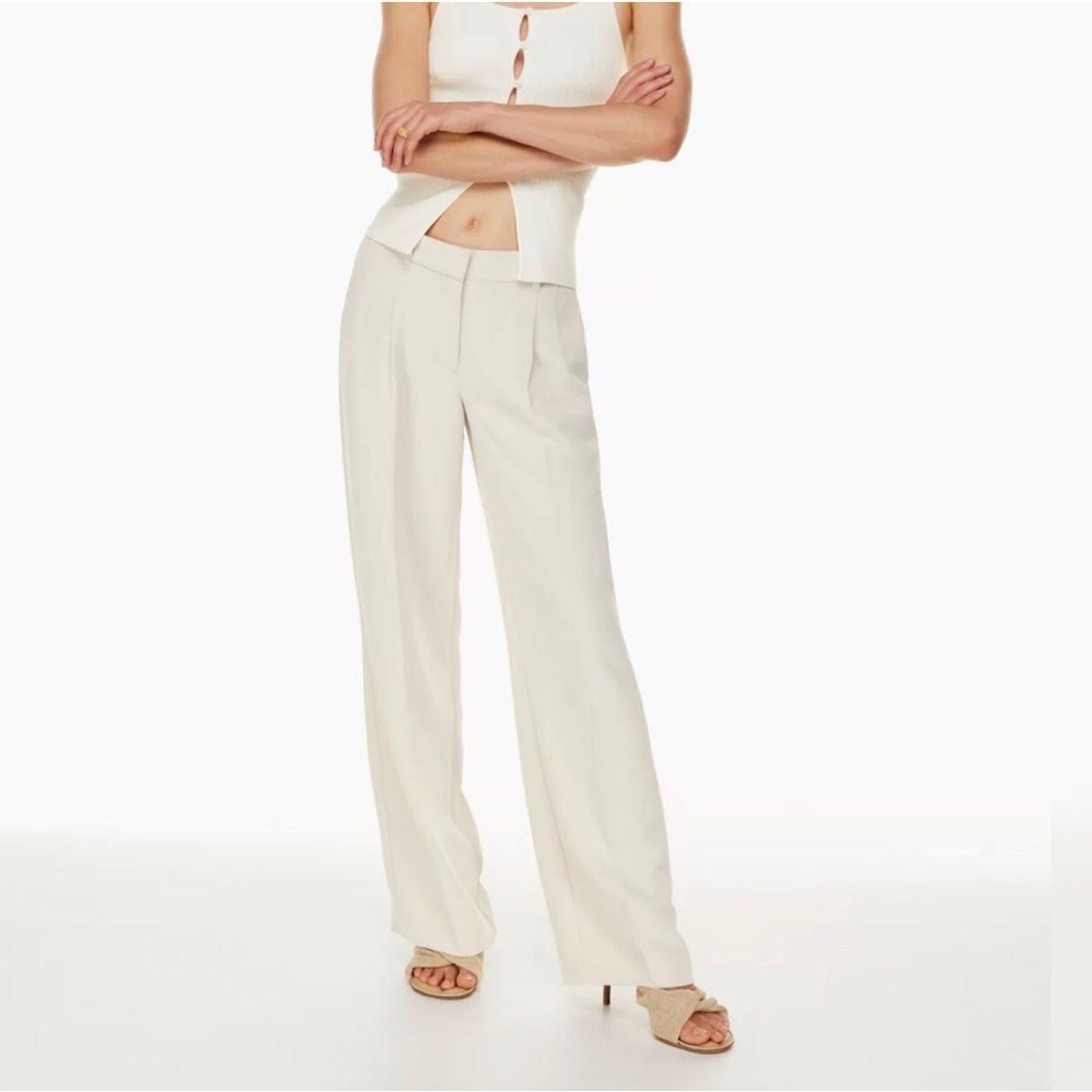 Aritizia Wilfred “The Effortless Lo Rise Pant” in Matte Pearl